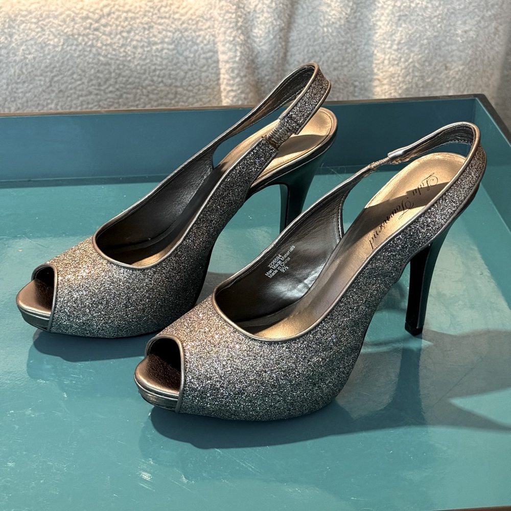NIB Lulu Townsend pewter glitter heels